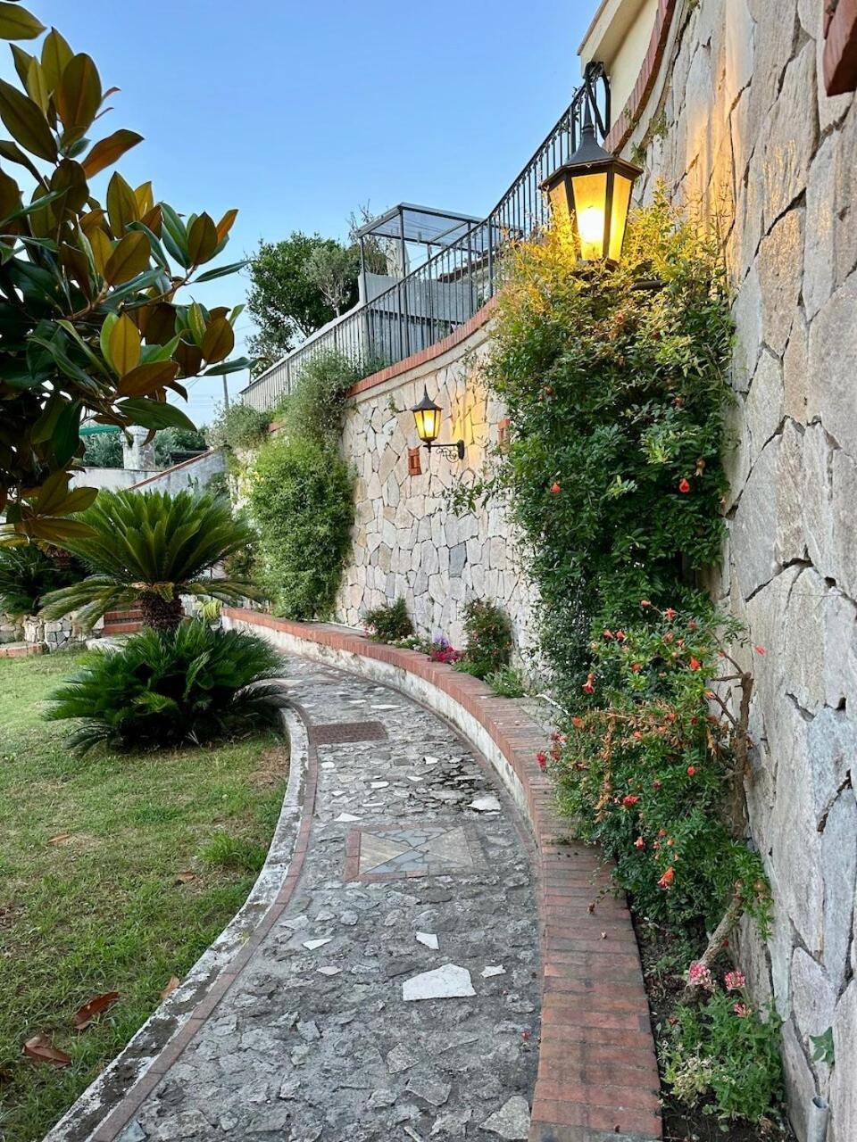 Villa Amalu Capri Piscina E Giardino ภายนอก รูปภาพ