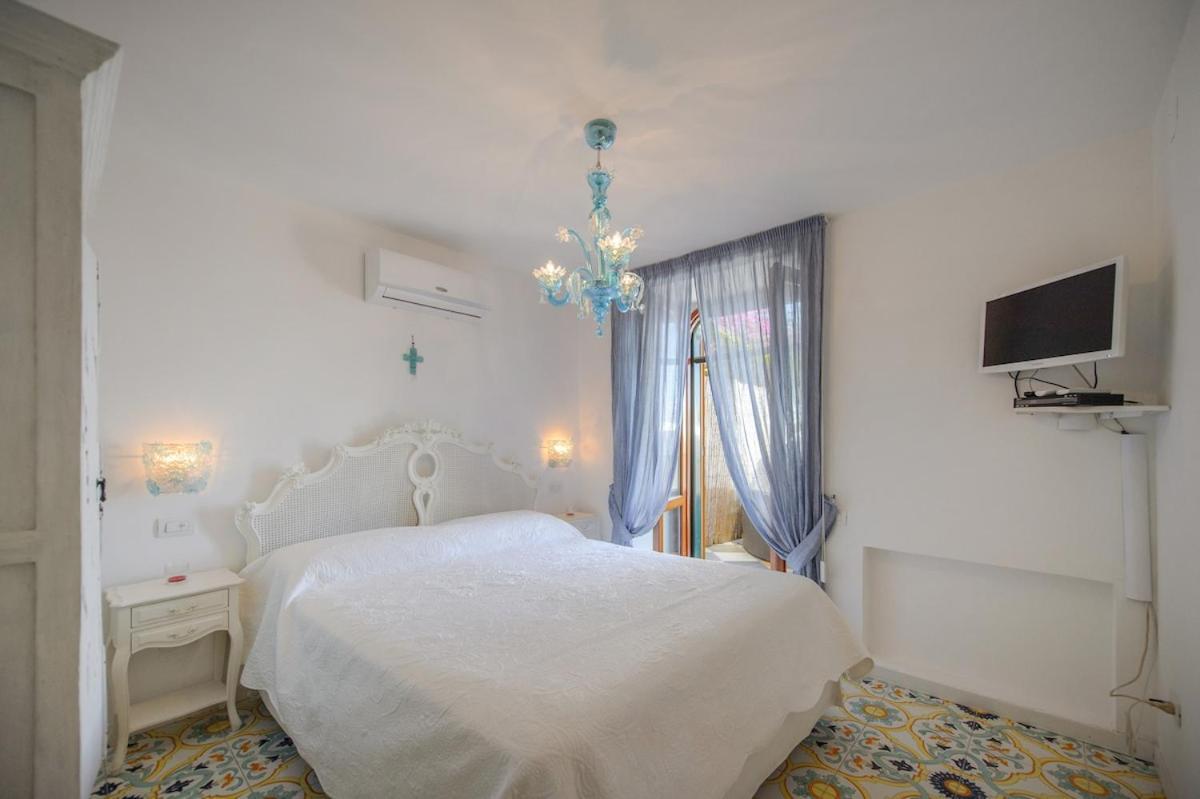 Villa Amalu Capri Piscina E Giardino ภายนอก รูปภาพ