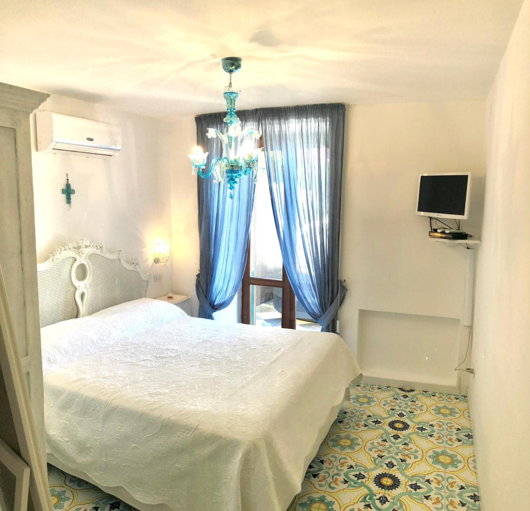 Villa Amalu Capri Piscina E Giardino ภายนอก รูปภาพ